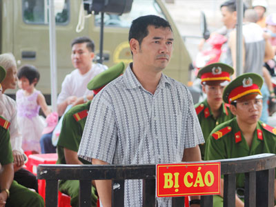 Giả đặc phái viên Chính phủ, đòi "lột lon" CSGT bị phạt tù 2 năm