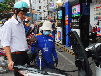 Người mua xăng lại bị "móc túi" hơn 3.000 tỉ đồng