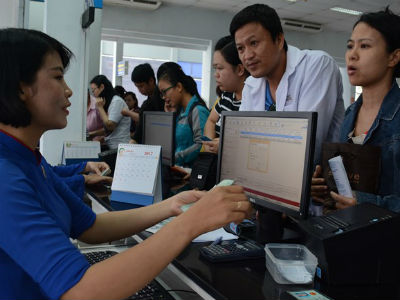 Người ở Sài Gòn mua vé tàu tết Đinh Dậu 2017 thế nào?