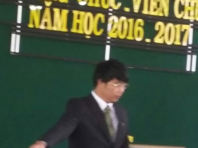 Tiếp thị sâm tại hội nghị công chức là "quyền lợi của trường"?