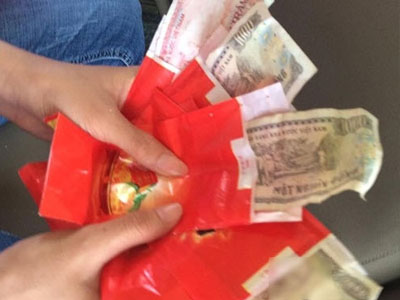Bê tráp cưới nhận quả đắng tiền lì xì 500 -1.000 đồng ngay ngày mùng 1