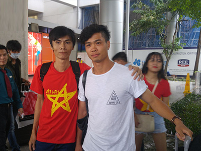 Công Phượng về tập trung ĐTQG với mái tóc lạ lẫm