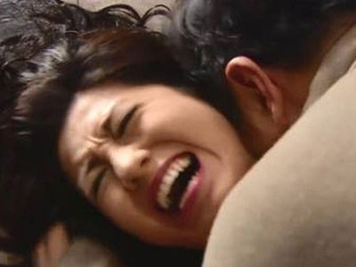 Dân mạng náo loạn vì cảnh Hồ Hạnh Nhi bị cưỡng bức trên phim
