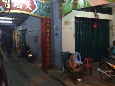 Nam thanh niên đâm chết bạn nhậu rồi về nhà ôm mẹ khóc trước khi bị bắt giữ