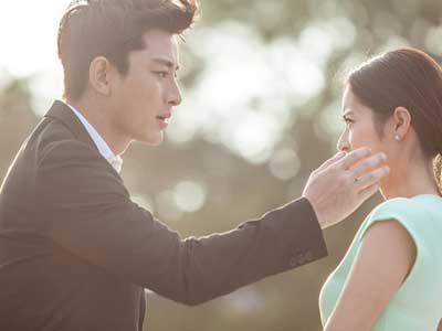 Nhẫn tâm "dâng" bạn gái cho sếp vì muốn được thăng chức