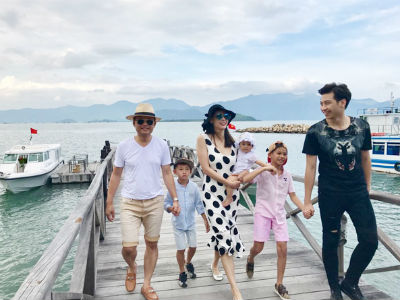 Vợ chồng Hà Kiều Anh đi du lịch cùng con chung, con riêng