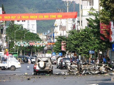 Xe taxi nổ như bom nghi do vị khách ôm mìn tự sát
