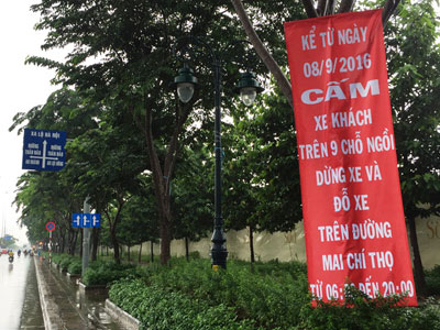 Băng rôn in nhầm ngày tháng: Sai sót nhỏ, tác động lớn