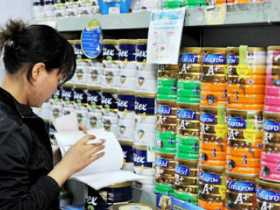 Bộ Công Thương từ chối "quản" giá sữa