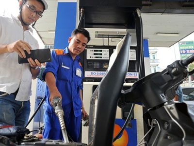Giá xăng sẽ không tăng trong chiều nay?