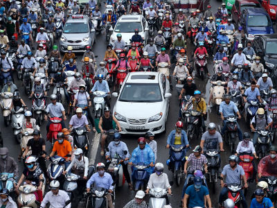 Xe máy Hà Nội: Còn lâu mới cấm được