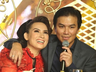 Mạnh Quỳnh: "Phi Nhung vẫn ôm tôi trước mặt vợ tôi"