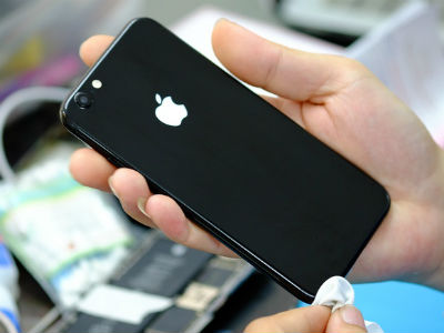 Biến iPhone 6 thành iPhone 7 Jet Black với 2 triệu đồng