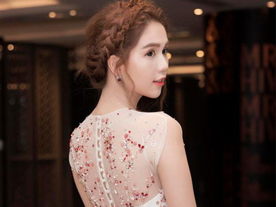 Ngọc Trinh bất ngờ thắng giải Nữ diễn viên được yêu thích nhất