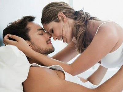 Độc chiêu "giường chiếu" khiến chàng phát cuồng, xa vợ một đêm là nhớ!