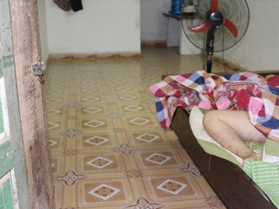 Phát hiện cô gái khoả thân tử vong với vòng dây thép quấn cổ