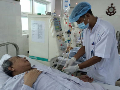 Suy thận vì uống thuốc... linh tinh