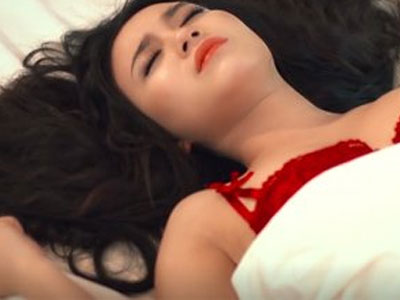“Đỏ mặt” với phim ngắn ngập tràn cảnh nóng của Linh Miu