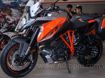 Siêu mô tô KTM 1290 Super Duke GT đầu tiên cập bến Việt Nam, giá từ 690 triệu Đồng