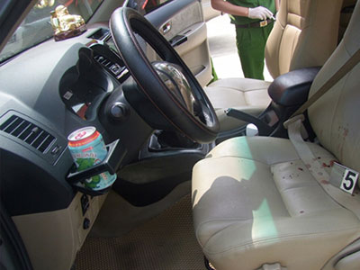 Tài xế Fortuner ôm vết thương tháo chạy khỏi nhóm cướp
