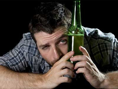 Điều gì xảy ra với cơ thể khi uống quá nhiều rượu?