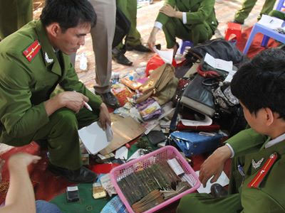 Hà Nội: Cảnh sát đột kích sới bạc quy mô lớn ở tầng 12 tòa chung cư