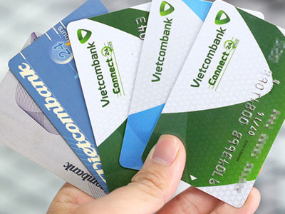 Hàng loạt khách hàng Vietcombank bỗng nhiên bị khoá thẻ