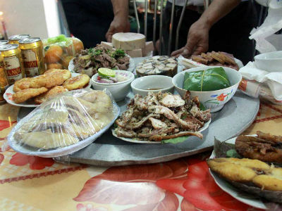 Họ nhà gái ngỡ ngàng vì màn ăn cỗ khác lạ của nhà trai