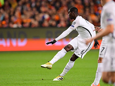 Pogba muốn Mourinho cho đá cao hơn tại Man Utd