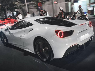 "Siêu ngựa" Ferrari 488 GTB thứ 3 xuất hiện tại Hà thành