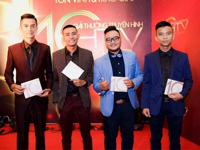 Thêm kênh vlog Việt được nhận nút Play YouTube mạ vàng