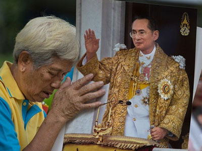 Vua Bhumibol Adulyadej – Vị thánh sống của nhân dân Thái Lan