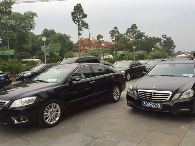 Chính phủ yêu cầu mở rộng diện khoán xe công