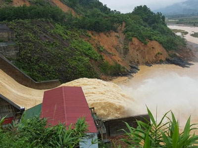 Thủy điện xả lũ dân không kịp trở tay