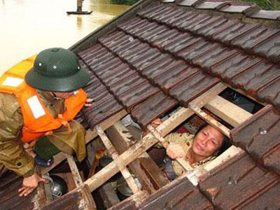 Nhìn lại những trận đại hồng thủy rợn người tại miền Trung