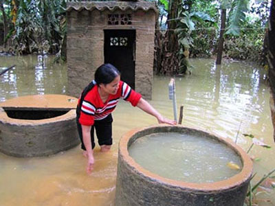 Cẩn trọng với dịch bệnh sau mưa lũ miền Trung