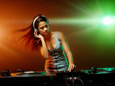 DJ hoảng loạn vì cái tát trời giáng của vợ đại gia