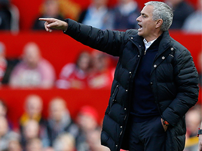Mourinho có thể bị vạ miệng vì trọng tài trận Liverpool - Man Utd