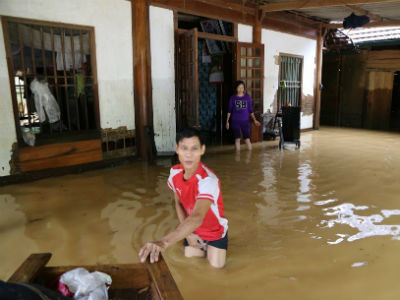 Thủy điện xả lũ "đúng quy trình" dìm dân trong đêm