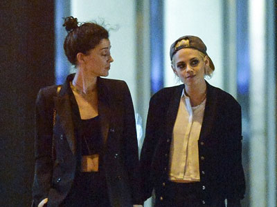 Kristen Stewart công khai hôn môi, nắm tay bạn gái cũ của Cara Delevingne