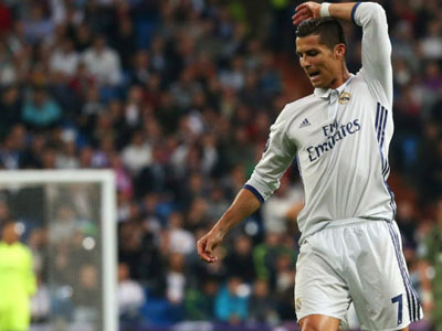 Ronaldo tịt ngòi, Real vẫn thắng đậm Legia Warszawa