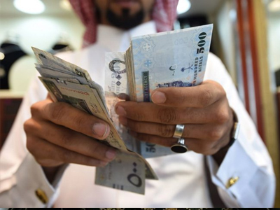 Trùm dầu mỏ Saudi giờ phải ngửa tay đi vay