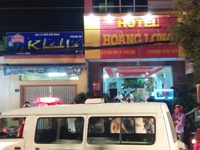 Thanh niên ngáo đá nhảy nhót, rơi từ tầng 5 khách sạn