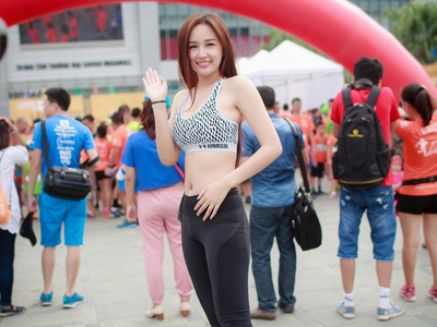 Hoa hậu Mai Phương Thuý tự tin khoe chân dài eo thon đẹp ngất ngây