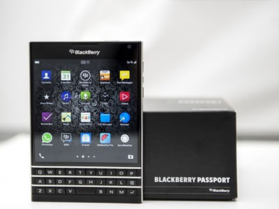 BlackBerry Passport chính hãng hạ còn 8 triệu đồng