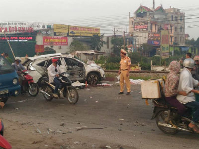 Vụ tàu hỏa đâm ôtô ở Thường Tín: Nạn nhân bị hất văng ra khỏi xe