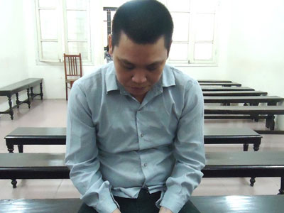 Kẻ bỏ ngà voi, sừng tê giác ở sân bay lĩnh 9 tháng tù