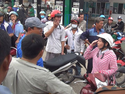 Tên cướp bỏ xe tháo chạy khi bị người phụ nữ truy đuổi ở Sài Gòn
