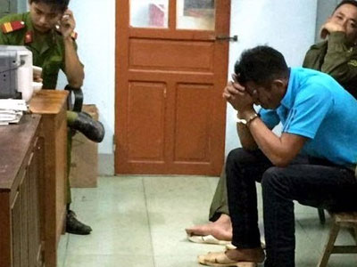 Đâm chết anh trai sau 20 ngày ra tù