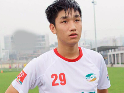 Đội trưởng "hot boy" của U19 Việt Nam bất ngờ khi được nhiều fan nữ làm quen